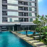 Nice Studio Apartment At Ciputra World 2 By Travelio